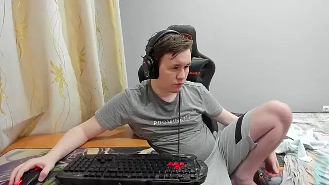 iliaskrislove online show from June 2026 11:10:02 PM