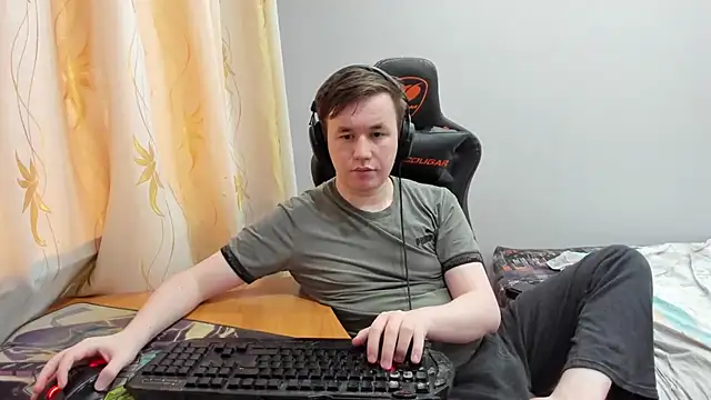 iliaskrislove online show from June 2026 12:49:02 AM
