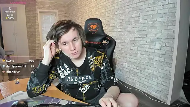 iliaskrislove online show from March 2025 01:38:02 PM