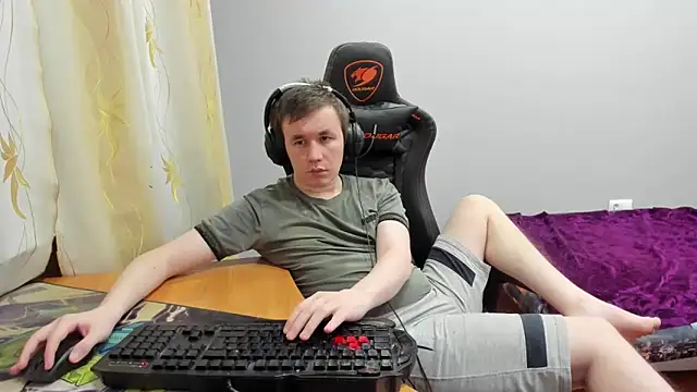 iliaskrislove online show from December 2025 06:32:01 PM