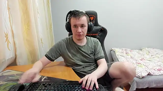 iliaskrislove online show from November 2025 11:47:01 AM