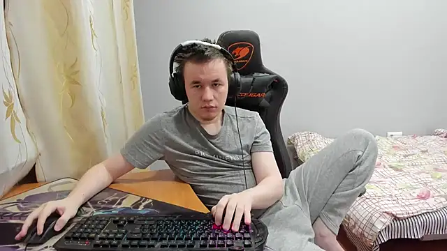 iliaskrislove online show from November 2025 09:15:01 PM