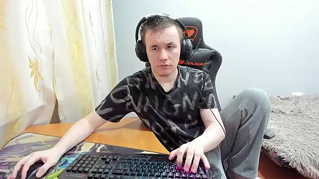 iliaskrislove online show from November 2025 12:20:01 PM