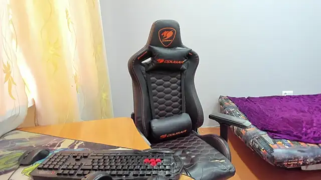 iliaskrislove online show from December 2025 09:00:01 AM