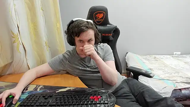 iliaskrislove online show from March 2026 07:37:02 PM