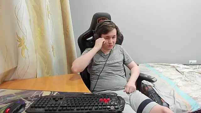 iliaskrislove online show from March 2026 08:32:02 PM