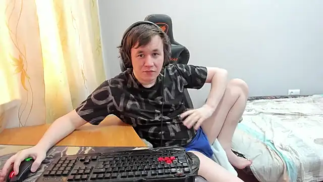 iliaskrislove online show from April 2026 03:02:02 AM