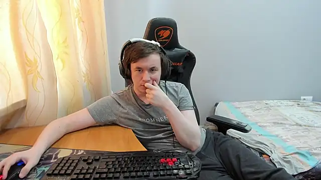 iliaskrislove online show from March 2026 01:00:01 PM