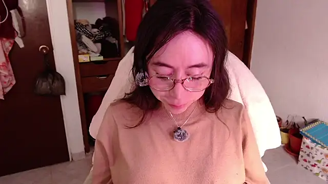 emily pearl  online show from October 2025 09:16:02 PM