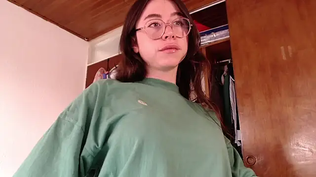 emily pearl  online show from November 2025 06:41:02 PM