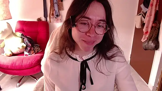 emily pearl  online show from November 2025 06:01:02 PM