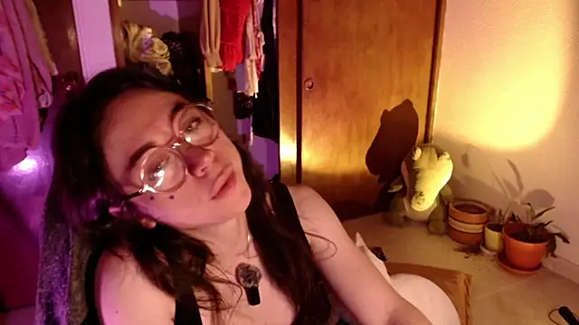 emily pearl  online show from October 2025 07:49:01 AM