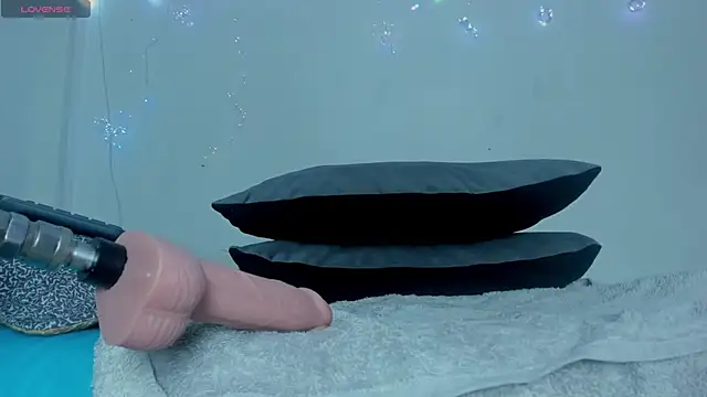 Snapshot of Veeronica_Smith chatting on December 2025 01:39:02 PM Veeronica Smith online show from December 2025 01:39:02 PM