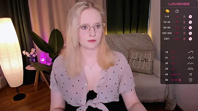 Aemilia  online show from March 2025 08:52:01 AM
