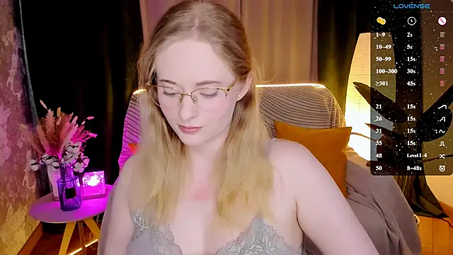 Aemilia  online show from February 2026 06:33:01 AM