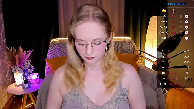 Aemilia  online show from January 2026 02:26:02 AM