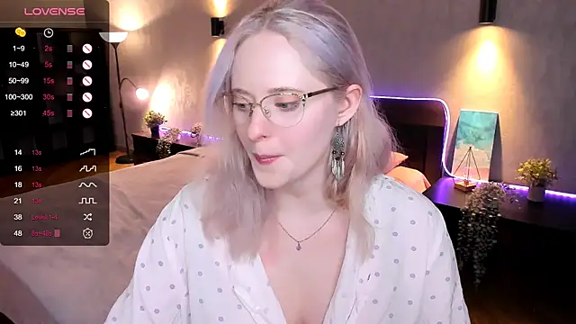 Aemilia  online show from February 2025 12:12:01 PM