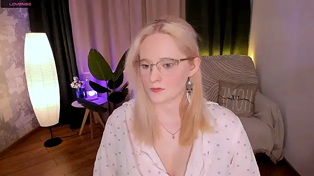 Aemilia  online show from February 2025 08:54:02 AM