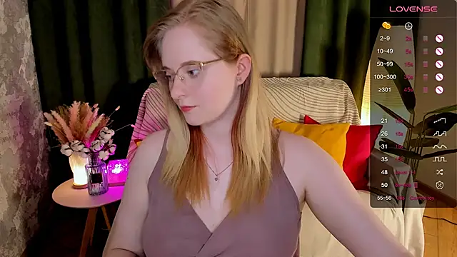 Snapshot of Aemilia_ chatting on June 2026 08:37:01 AM Aemilia online show from June 2026 08:37:01 AM