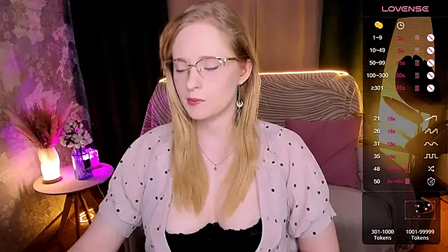 Aemilia  online show from October 2025 06:15:01 AM