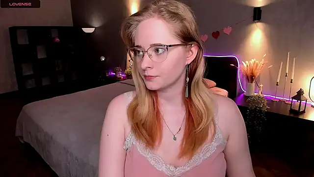 Snapshot of Aemilia_ chatting on May 2026 08:08:01 AM Aemilia online show from May 2026 08:08:01 AM