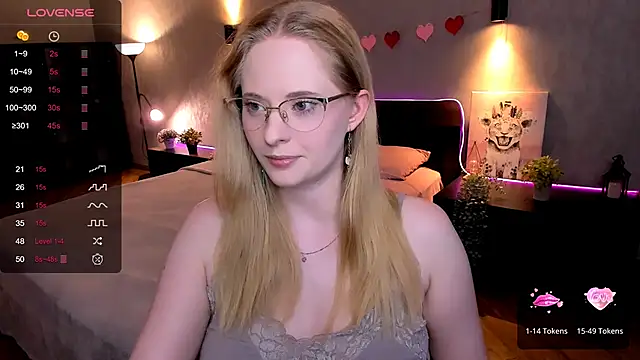 Aemilia  online show from September 2025 08:36:02 AM