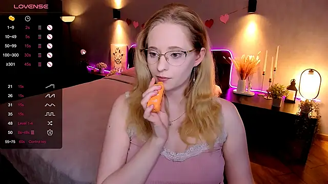 Aemilia  online show from November 2025 08:29:02 AM