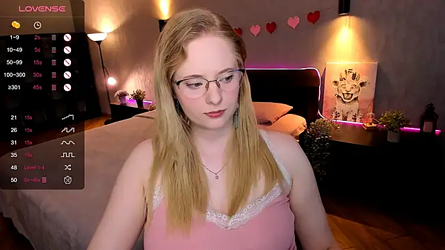 Aemilia  online show from September 2025 06:18:02 AM