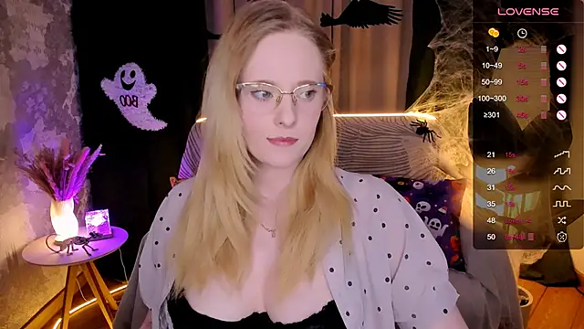 Aemilia  online show from October 2025 08:37:02 AM