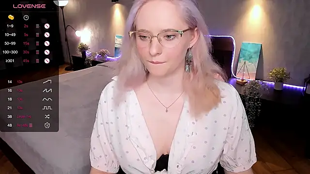 Aemilia  online show from February 2025 07:26:02 AM
