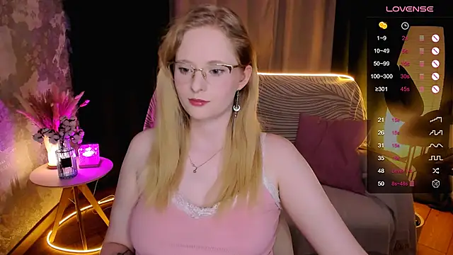 Aemilia  online show from October 2025 06:16:02 AM