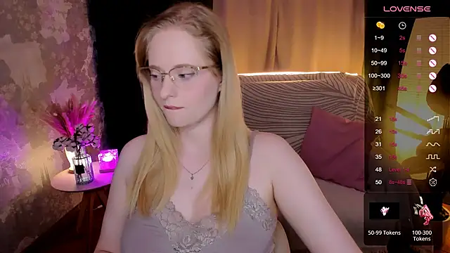 Aemilia  online show from October 2025 06:15:01 AM