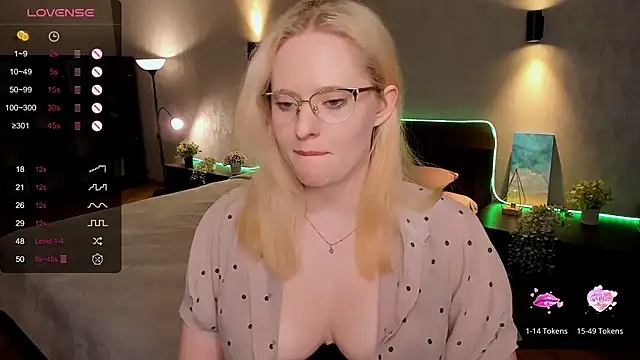 Aemilia  online show from March 2025 02:10:02 PM