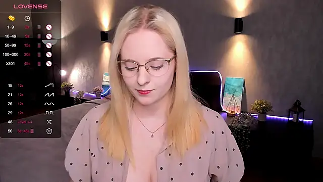 Aemilia  online show from March 2025 08:32:01 AM