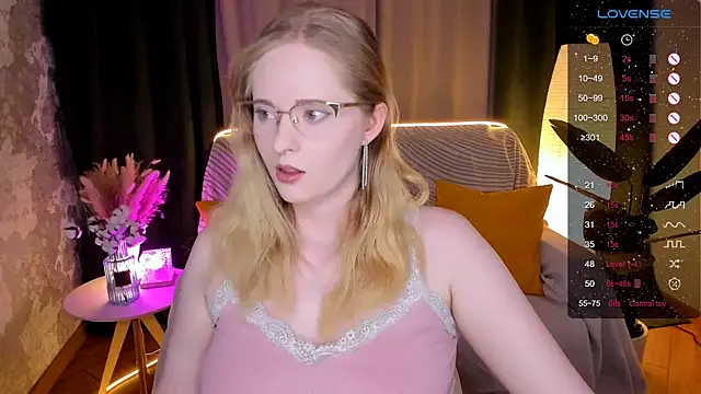 Aemilia  online show from February 2026 02:23:02 AM