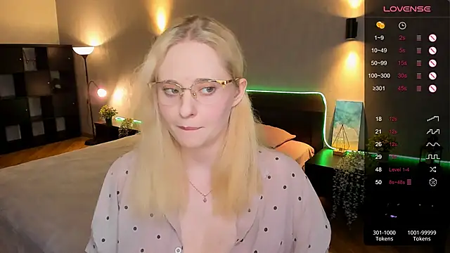 Aemilia  online show from March 2025 08:42:02 AM