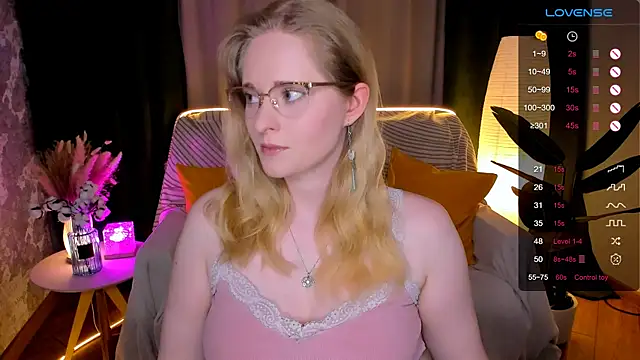 Aemilia  online show from February 2026 08:25:02 AM