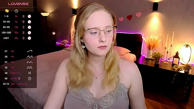 Aemilia  online show from December 2025 06:03:01 AM