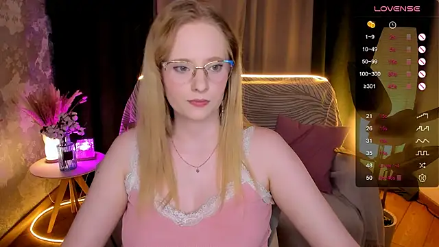 Aemilia  online show from October 2025 08:33:01 AM