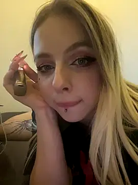 Alice Halle online show from October 2025 01:25:01 PM