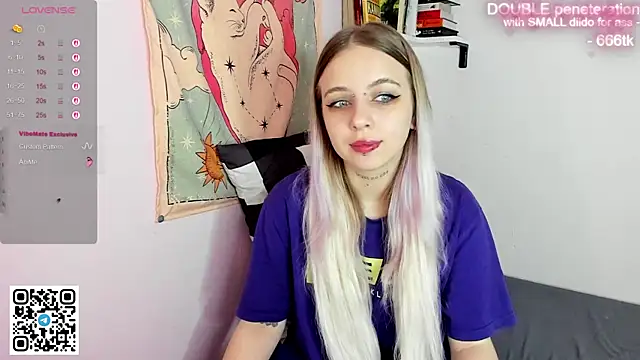 Snapshot of Alice_Halle chatting on December 2025 06:18:02 AM Alice Halle online show from December 2025 06:18:02 AM