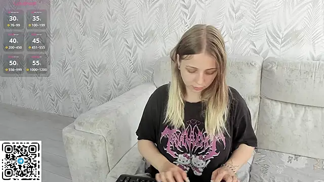 Snapshot of Alice_Halle chatting on July 2026 01:18:01 PM Alice Halle online show from July 2026 01:18:01 PM