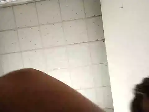 Snapshot of Dary_girl12 chatting on January 2025 07:39:02 PM Dary girl12 online show from January 2025 07:39:02 PM