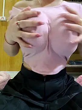 Snapshot of Dary_girl12 chatting on February 2025 01:44:02 AM Dary girl12 online show from February 2025 01:44:02 AM