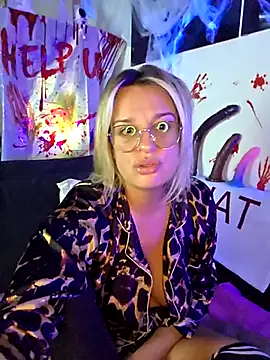 SpicyVicky online show from October 2025 05:00:01 AM