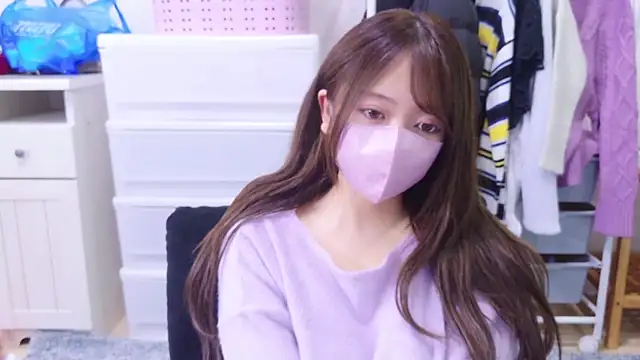 Snapshot of yuki-chi chatting on December 2024 04:17:01 PM yuki-chi online show from December 2024 04:17:01 PM