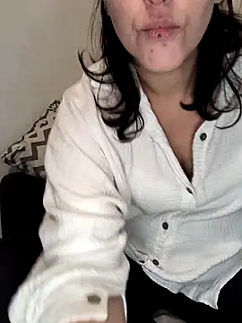 Linalicious online show from May 2026 06:06:02 PM