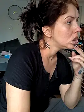 Linalicious online show from May 2026 06:20:02 AM