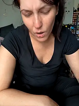 Linalicious online show from May 2026 10:43:02 AM
