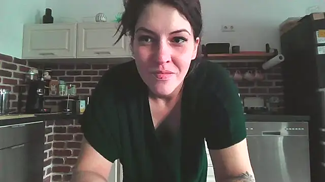 Snapshot of Linalicious chatting on July 2026 07:26:01 AM Linalicious online show from July 2026 07:26:01 AM
